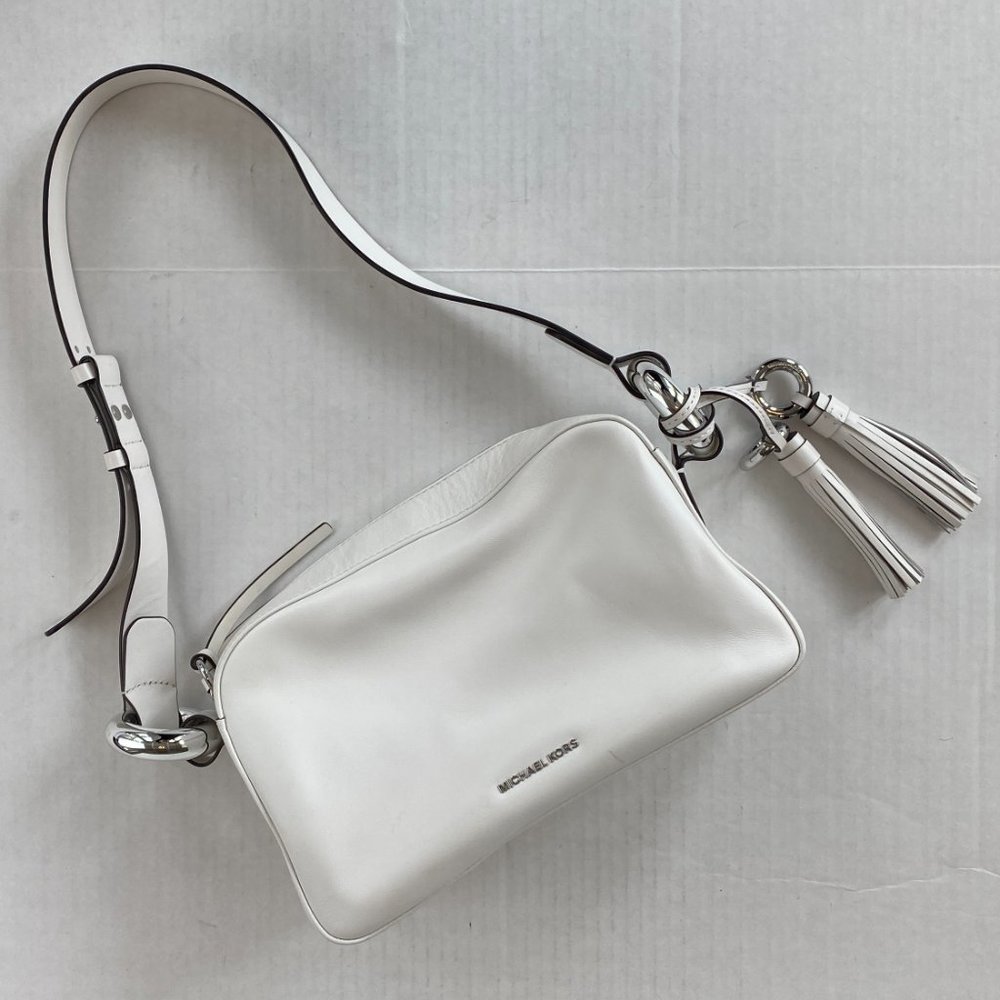 Michael Kors White Leather Camera Style Shoulder Bag With Tassels Excellent Cond